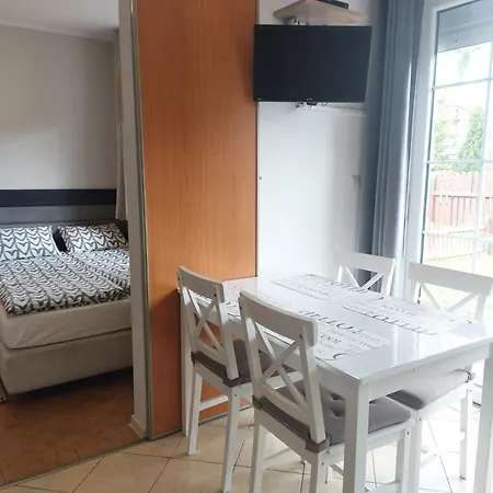 Z Ogródkiem Apartament *